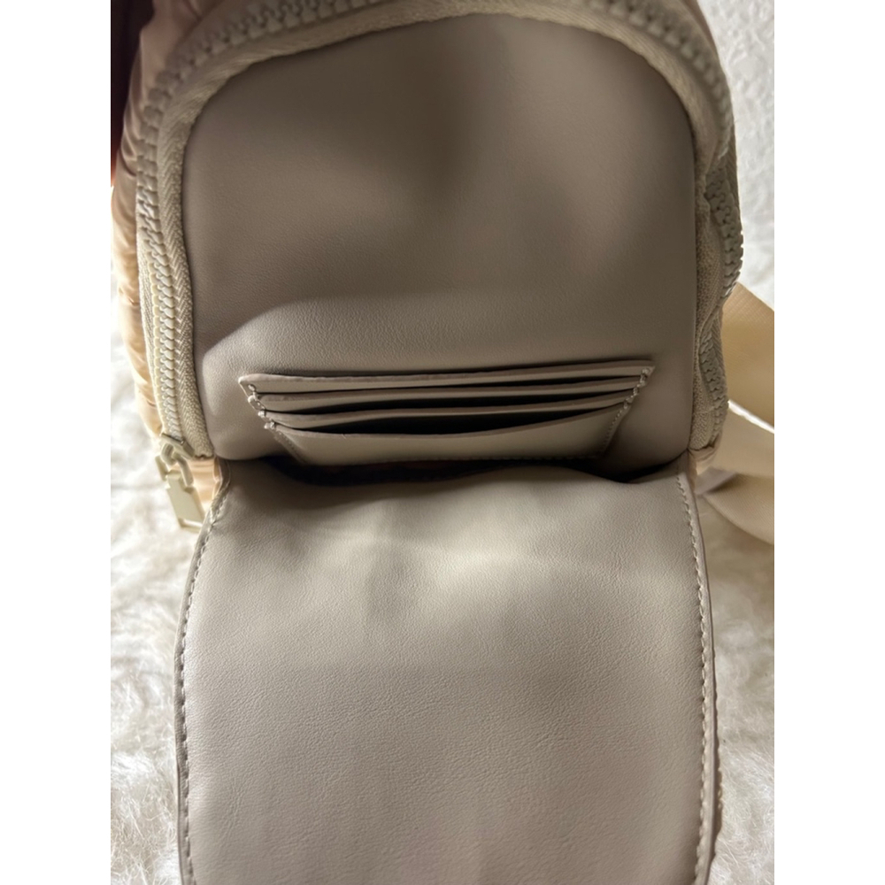 NWT Urban Expressions Bristol Quilted Cream Sling Bag - Picture 4 of 8